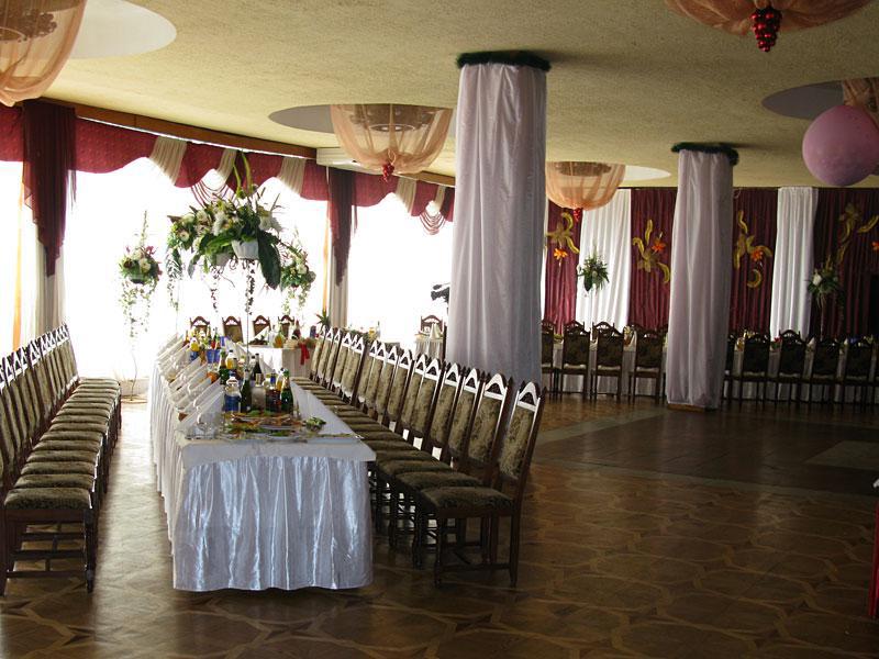 Druzhba Hotel And Restaurant 카리프 외부 사진