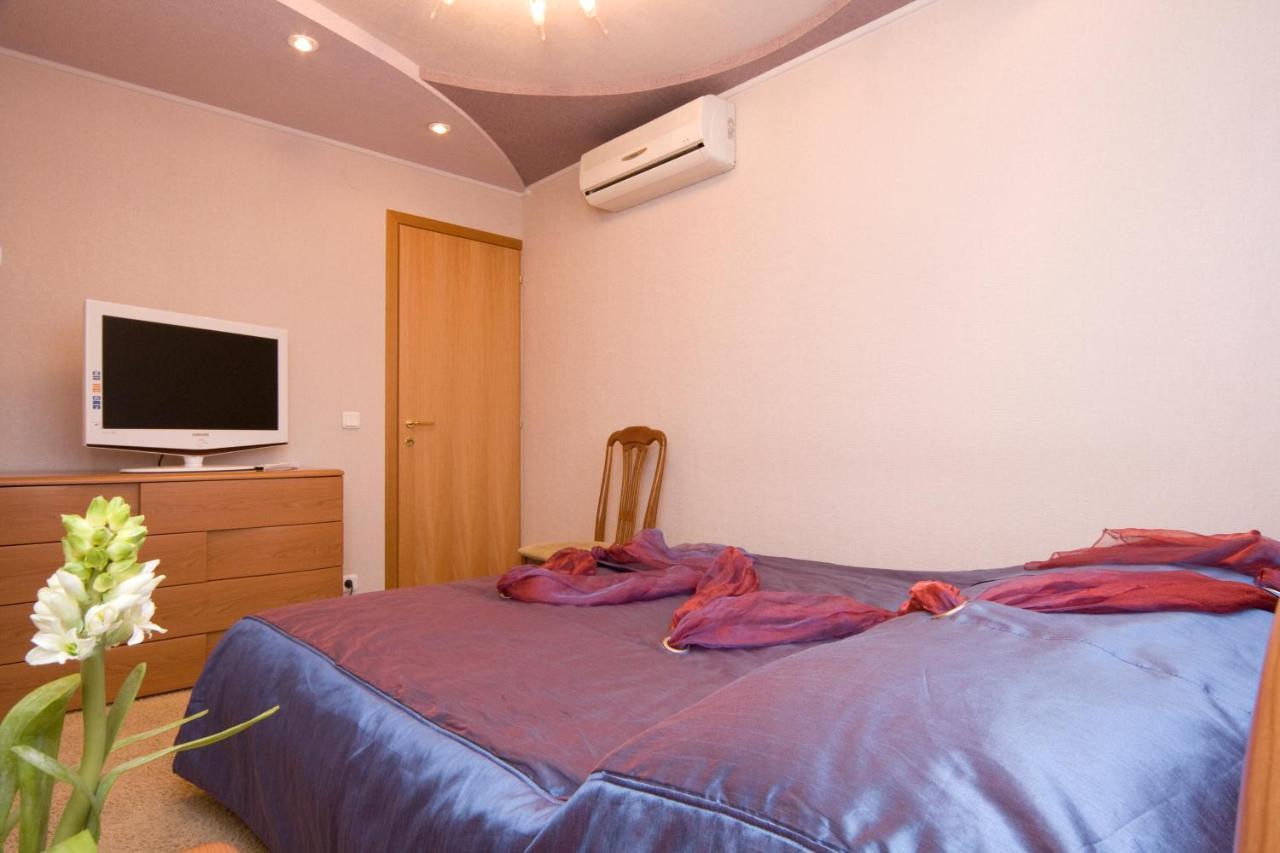 Druzhba Hotel And Restaurant 카리프 외부 사진