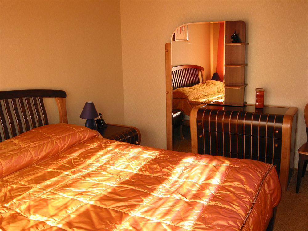 Druzhba Hotel And Restaurant 카리프 객실 사진