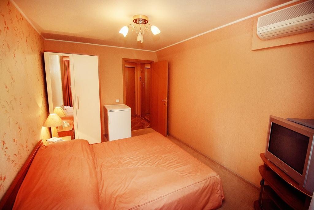 Druzhba Hotel And Restaurant 카리프 외부 사진