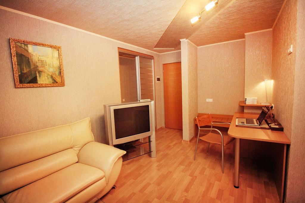 Druzhba Hotel And Restaurant 카리프 외부 사진