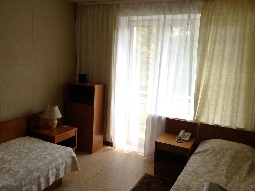 Druzhba Hotel And Restaurant 카리프 객실 사진