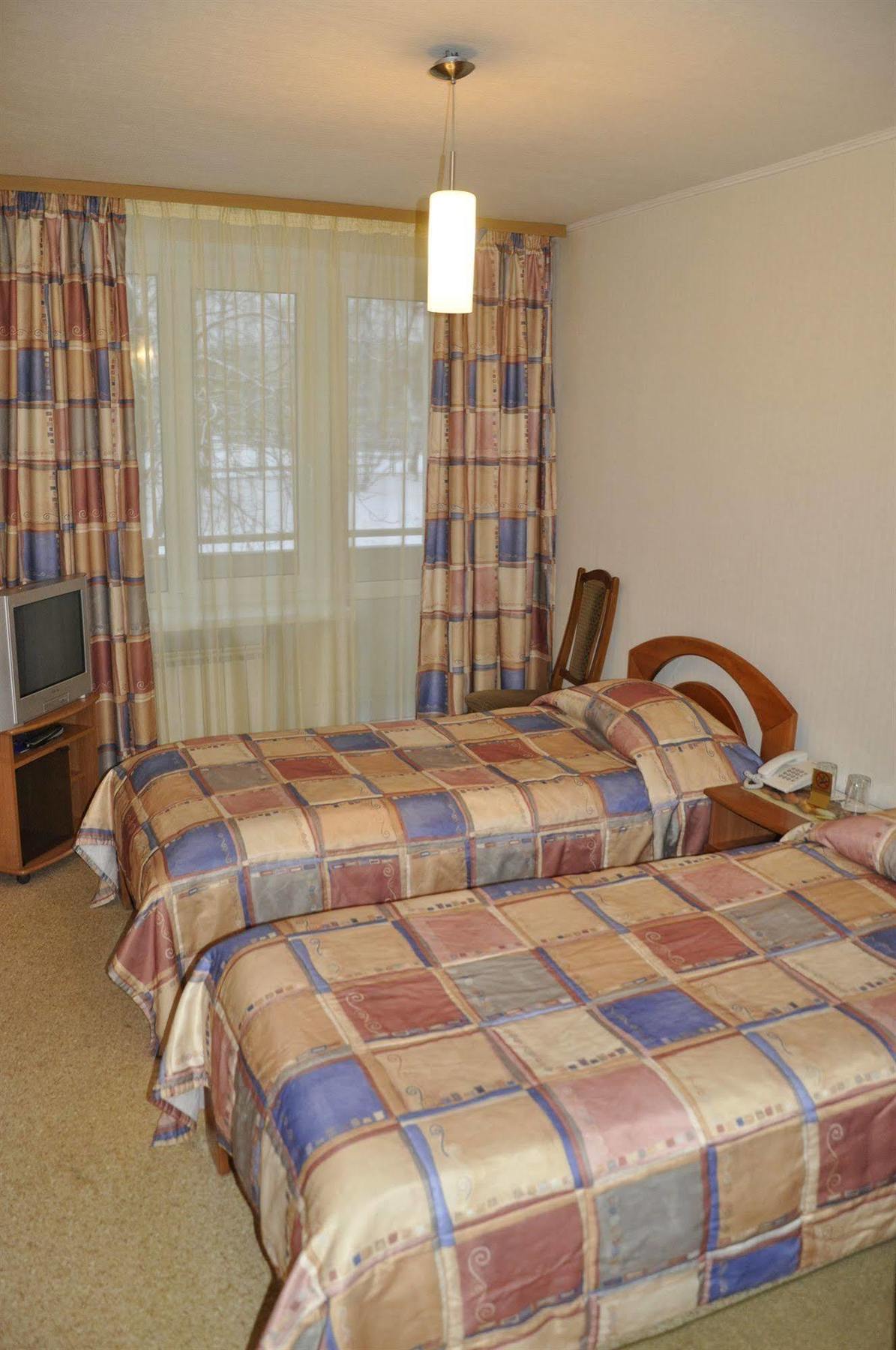 Druzhba Hotel And Restaurant 카리프 객실 사진