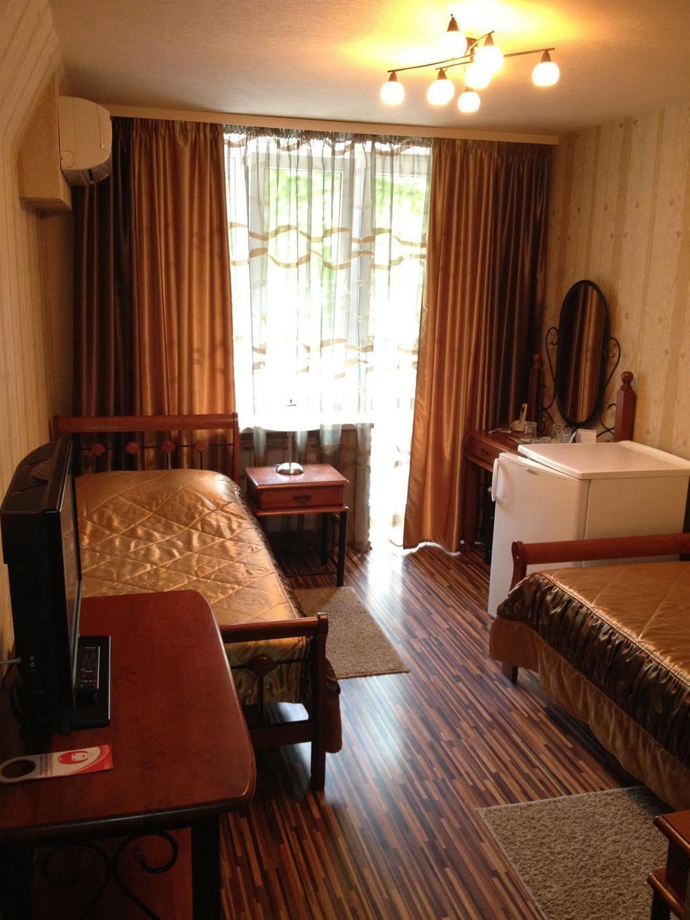 Druzhba Hotel And Restaurant 카리프 객실 사진
