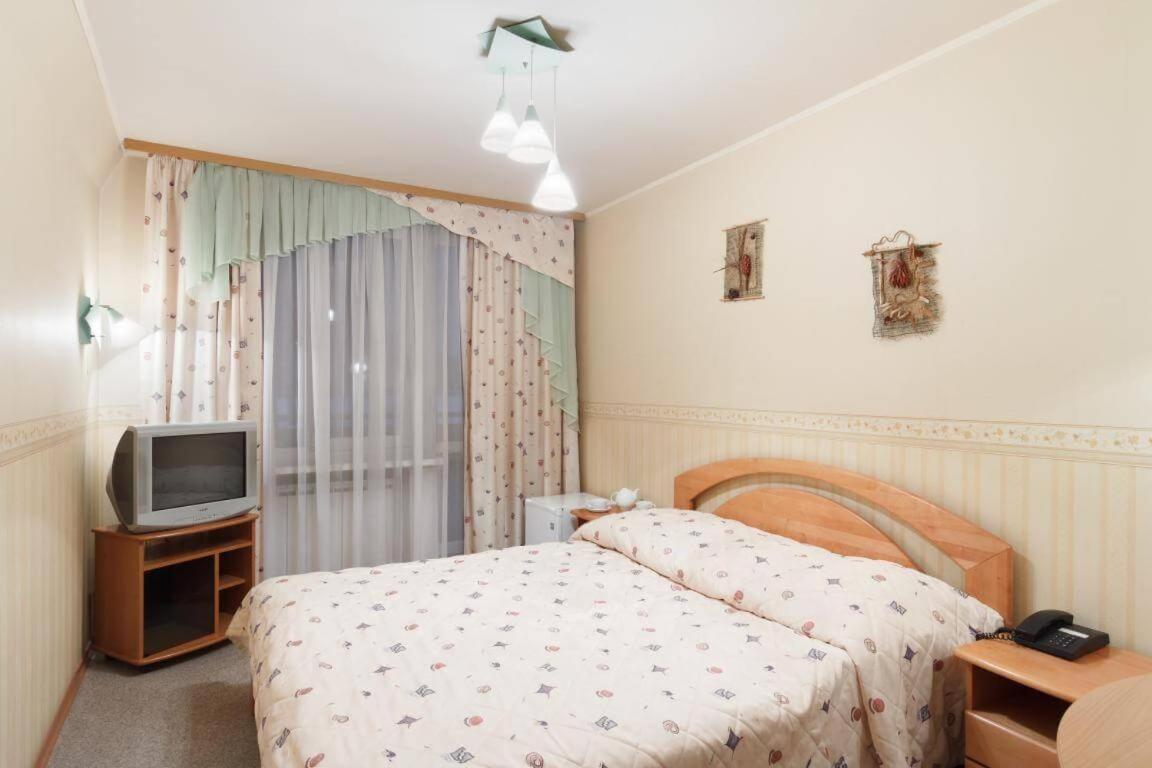 Druzhba Hotel And Restaurant 카리프 외부 사진