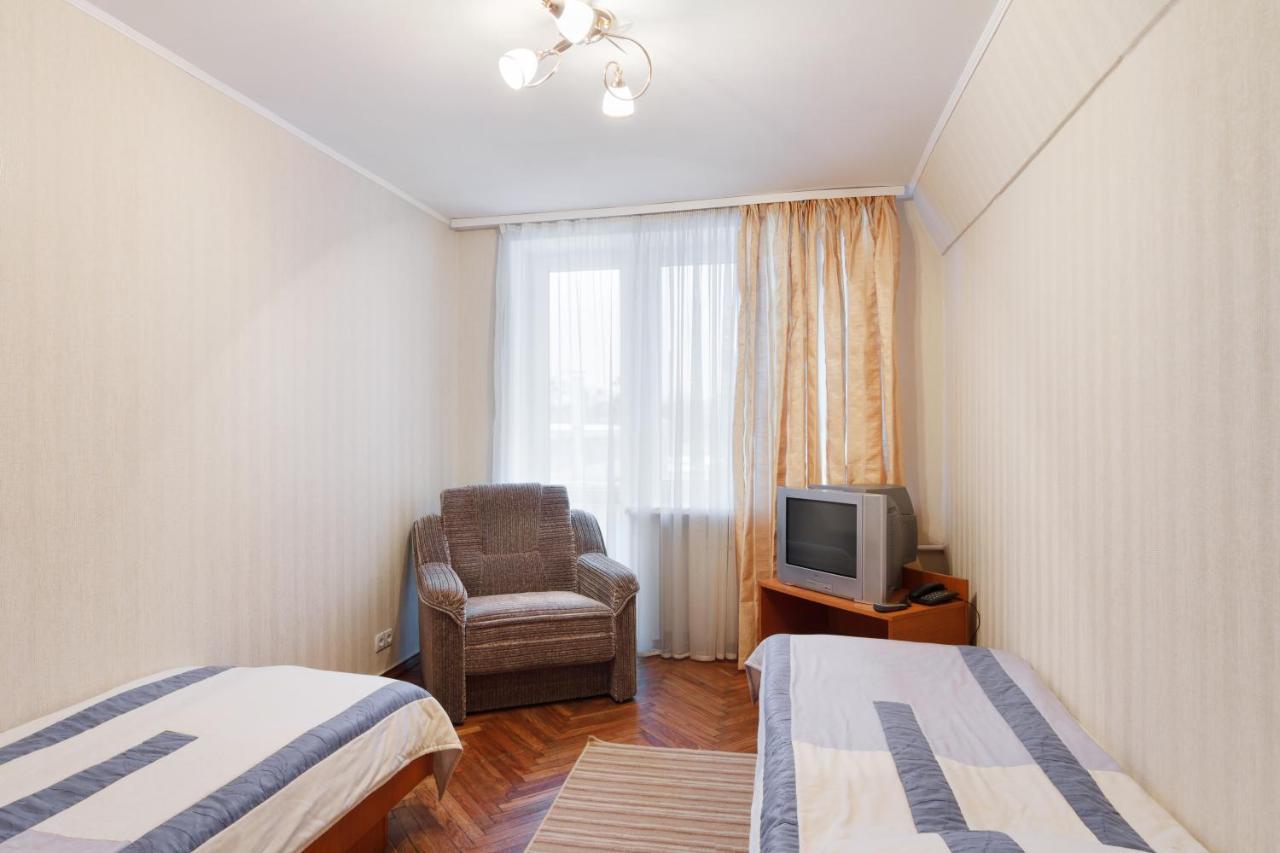 Druzhba Hotel And Restaurant 카리프 외부 사진